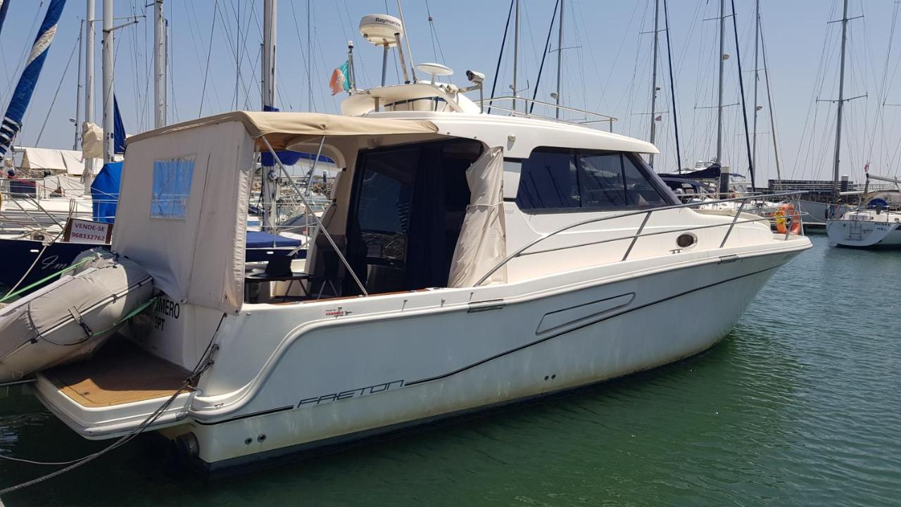 Private Yacht, We Love Our Guests Lisbon Exterior photo